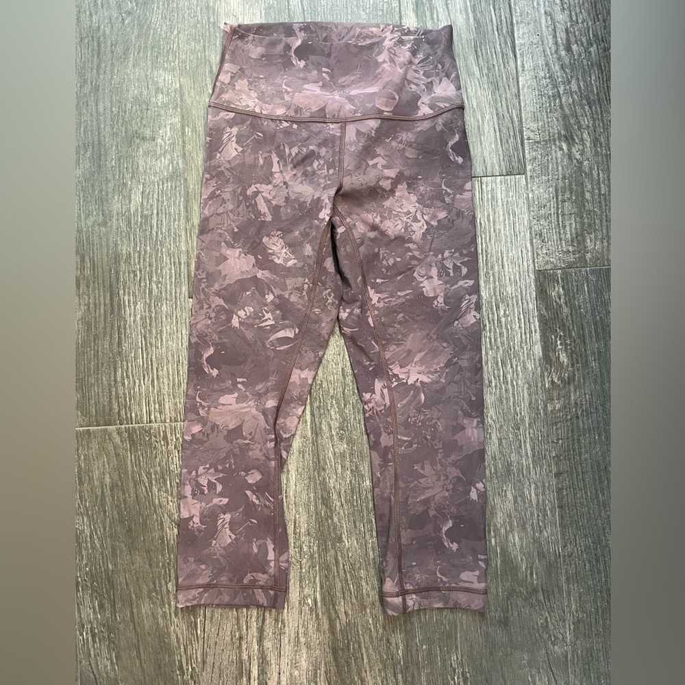 Lululemon wunder under luxtreme leggings 23’’ inseam purple pattern